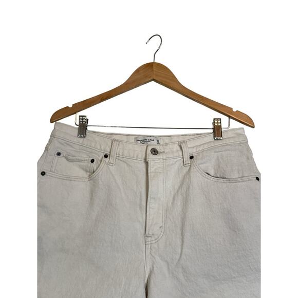 Abercrombie & Fitch Women's High Waisted The 7" Dad Denim Short Sz 14 Off White - Picture 4 of 7